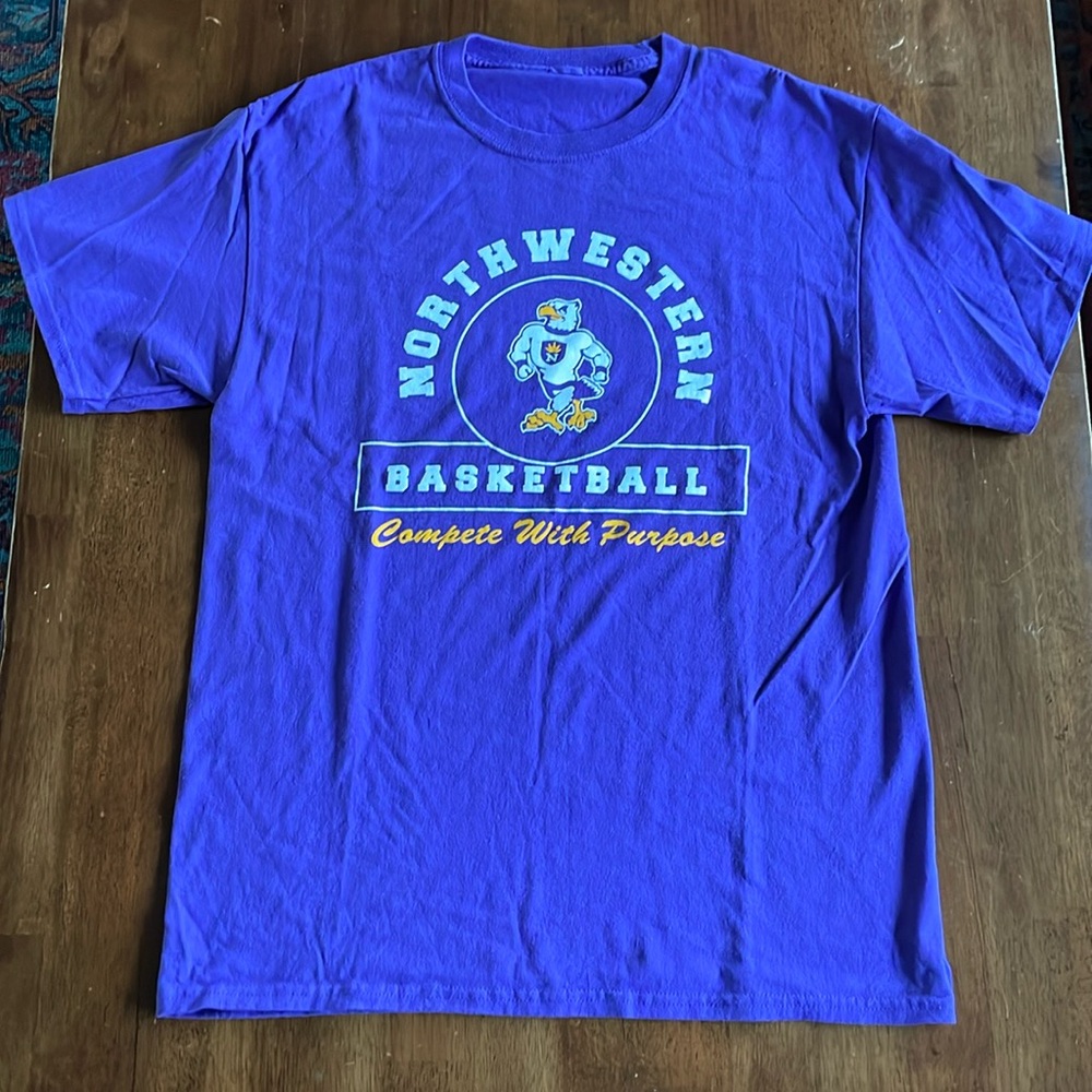 SALE - University of Northwestern Basketball Graphic T-Shirt - Men's M